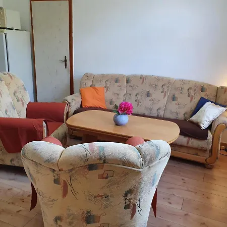 Ost - Alte Schule Sachswitz